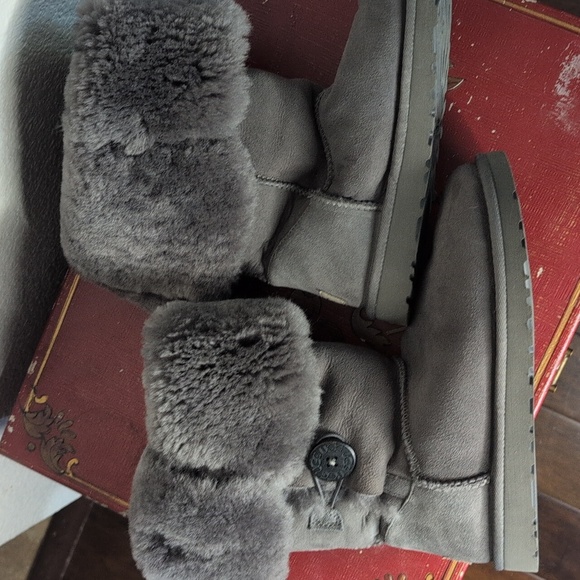 UGG Bailey Button Triplet Boot - Picture 6 of 7